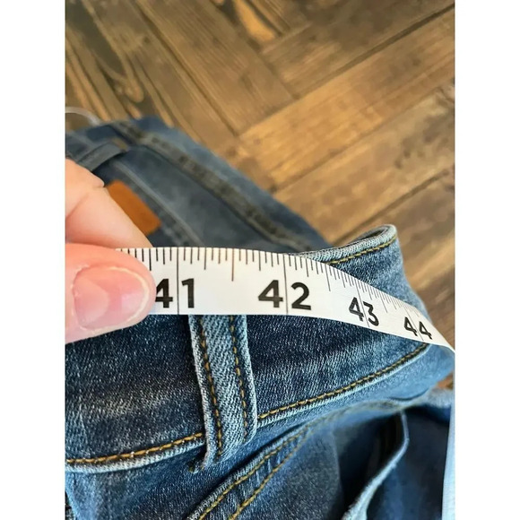 Judy Blue Jean Shorts Women 2XL Denim Raw Hem Distress Coastal Cowgirl Vacation - Picture 4 of 14